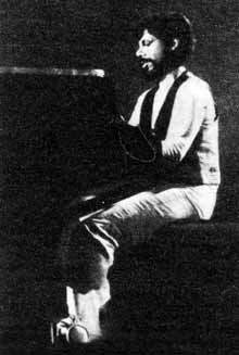 Чик Кореа играет на фортепиано